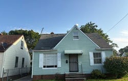 15807 Harvard Avenue, Cleveland, OH 44128