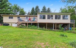 1278 N Waldron Road, Crystal, MI 48818
