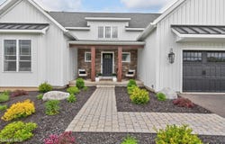18 Bernie Loop, Troy, NY 12180