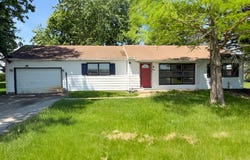 424 S 3000 W Road, Kankakee, IL 60901