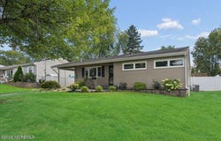 9 Bucknell Road, Parlin, NJ 08859