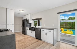8440 Sheraton Dr, Miramar, FL 33025