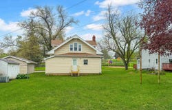 413 4th Street, Gladbrook, IA 50635