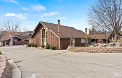 2 Village Lane, Tehachapi, CA 93561