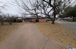 2725 Robertson Drive, Abilene, TX 79606
