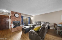 7240 Shirley Avenue, Reseda, CA 91335