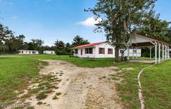 344 5TH Way, Interlachen, FL 32148