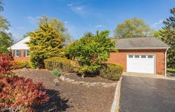 29 Centerville Road, Holmdel, NJ 07733