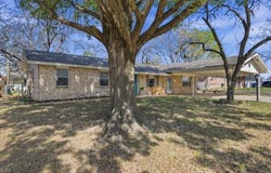 1224 N Texas Street, De Leon, TX 76444