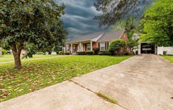 484 Elaine Ave, Camden, AR 71701
