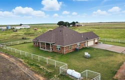 21321 E 1290 Road, Sentinel, OK 73664