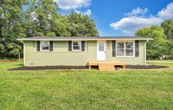 433 Kent Rd, Wirtz, VA 24184