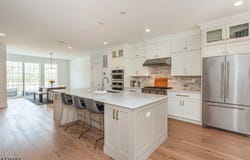 15 Cinnamon Dr, Upper Saddle River Boro, NJ 07458-1856