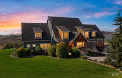 24746 Star Crest Ct, Middleton, ID 83644