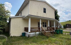 428 6th St, Philo, OH 43771