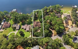 2422 Edgewater Drive, Niceville, FL 32578