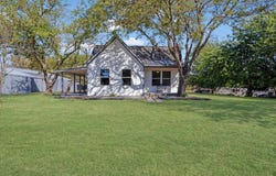 402 W Sam Rayburn Road, Ector, TX 75439