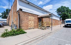 701 W ADAMS Street, Taylorville, IL 62568