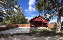410 W Trinity Street, Luling, TX 78648