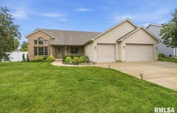 228 Manor Hill Drive, Chatham, IL 62629