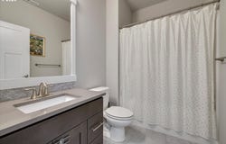 1149 S WALNUT St, Canby, OR 97013