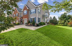 19 AUGUSTA Lane, BLACKWOOD, NJ 08012