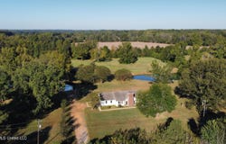 1051 Silverhills Drive, Senatobia, MS 38668