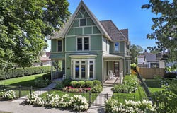 920 Geneva Street, Lake Geneva, WI 53147