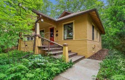 707 Rundell St, IowaCity, IA 52240
