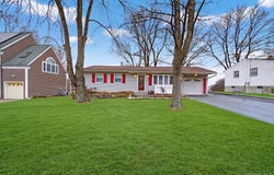 18 Cardinal Drive, Poughkeepsie, NY 12601