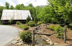 71 Silverado Rd, Whittier, NC 28789