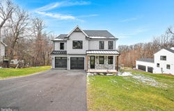 4 PINE TREE Drive, NEW CUMBERLAND, PA 17070