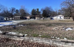 Hazel Avenue, Carthage, MO 64836