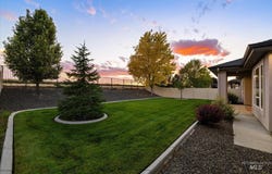 641 E Crest Ridge Dr, Meridian, ID 83642