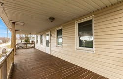 95 E Main St, Avella, PA 15379