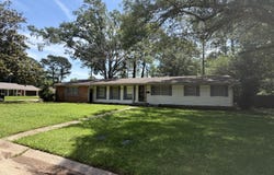 5877 Kinder Drive, Jackson, MS 39211