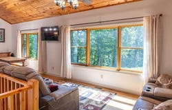 470 Rocky Top Ln., Independence, VA 24348
