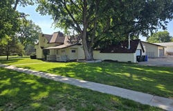 208 Lincoln Ave, Shelton, NE 68876