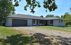 7725 NW 13th ST, Topeka, KS 66618