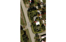 33 Jason Ave, Knippa, TX 78870