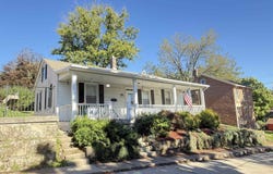 125 S High St, GALENA, IL 61036