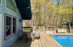43B Old Squires Road, Hampton Bays, NY 11946