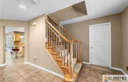 1 Pine View Court, Monroe, NJ 08831