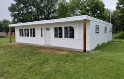 1483 S 1st St, Fairfield, IL 62837