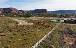 Tocho Cir, Kanab, UT 84741