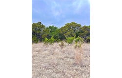 123 Fox Trail Dr, Center Point, TX 78013