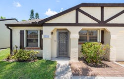2225 SE Barrington Street, FL 34952