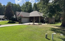 70 Woodside, Hattiesburg, MS 39402