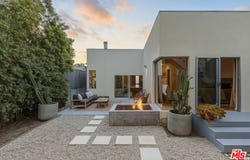 1076 Palms Blvd, Venice, CA 90291