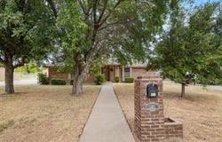 502 Celeste Drive, Robinson, TX 76706